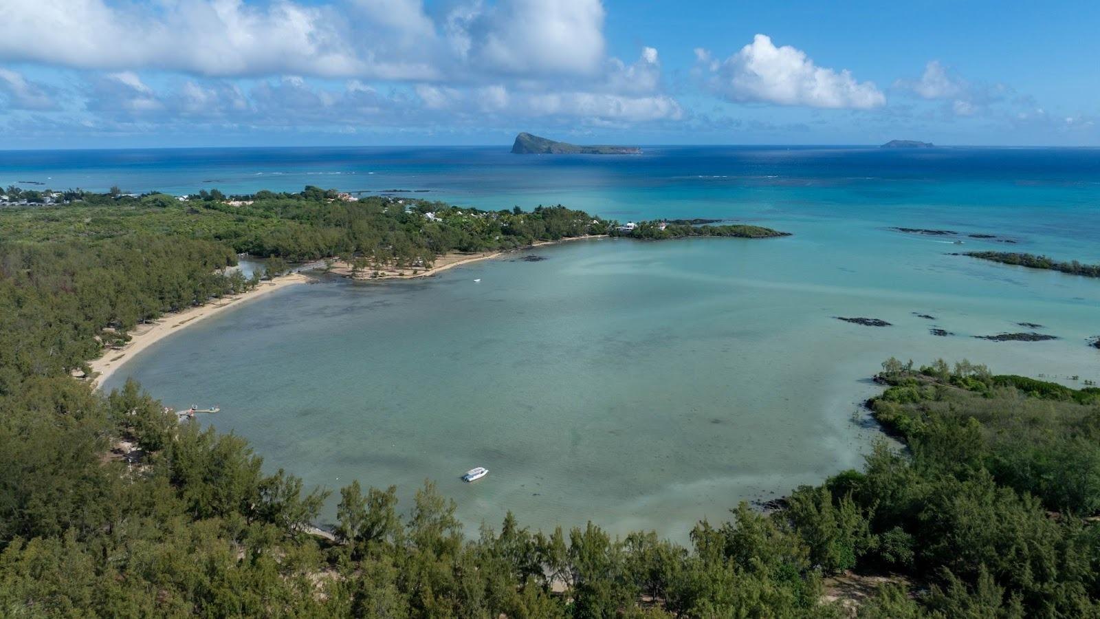 Anse La Raie beach and lagoon